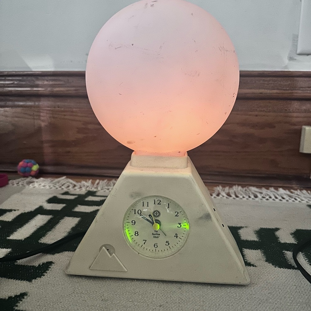 Vintage Sunrise bio-brite alarm clock